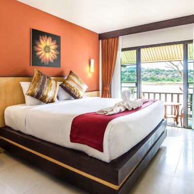 Resort River View King Bed