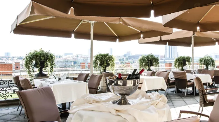 ル パレ アート ホテル プラハ 食事・レストラン