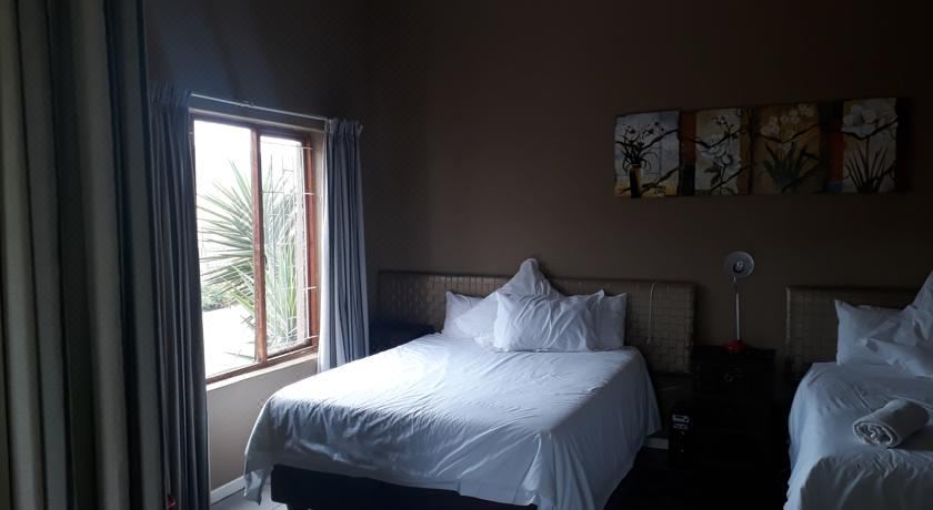 双人房（带公共浴室）