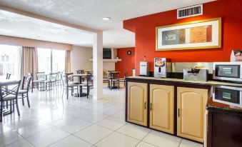 Quality Inn Near Downtown Tucson