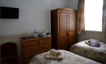 Birklands Guest House - Housity