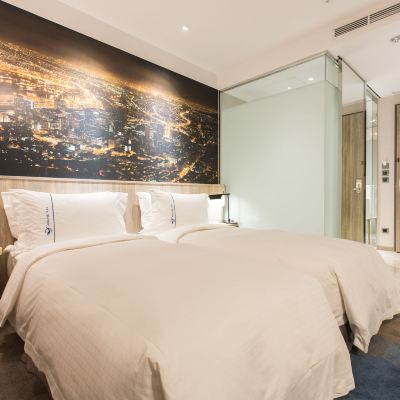 標準雙床房（無窗） 頭等艙飯店（高雄站前館）優惠