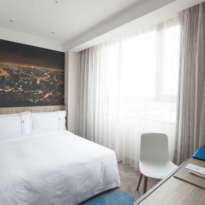 豪華大床房 頭等艙飯店（高雄站前館）優惠