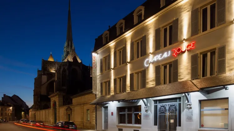 オステルリ デュ シャポー ルージュ 外観