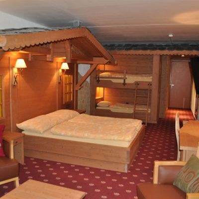 Room (Chalet Suisse)