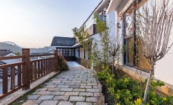 Jiju Chalet - Housity
