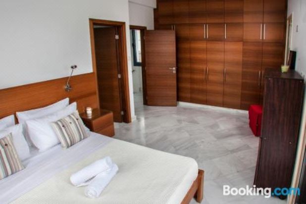 奢华四卧室别墅 - 带私人游泳池