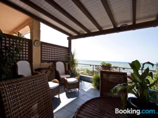 两卧室公寓 - 带露台