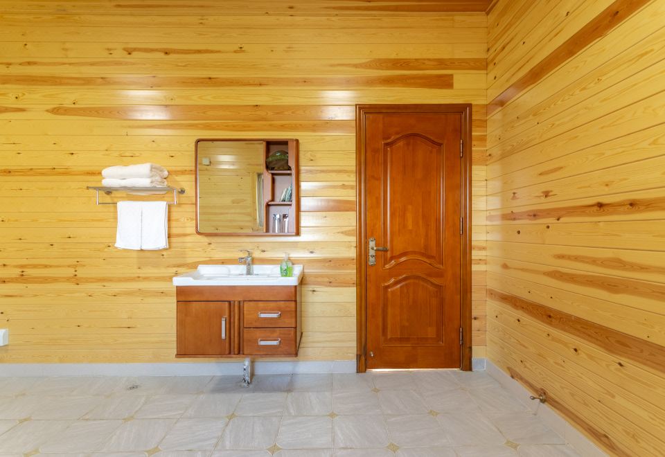 Fei Li Tang Hot Spring ResortCozy Cabin