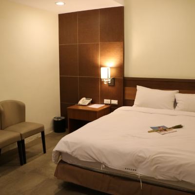 Boutique Double Room Spring Inn Promo Code