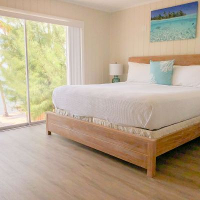 Standard Room, 1 King Bed, Bay View (Upstairs)