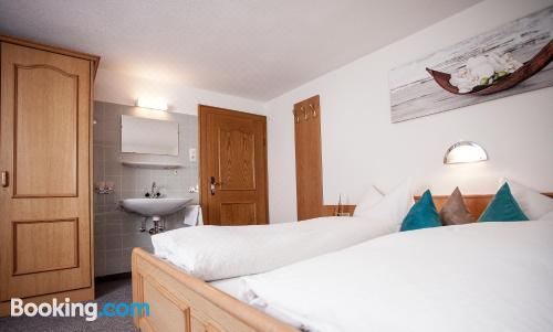 带阳台的三卧室公寓