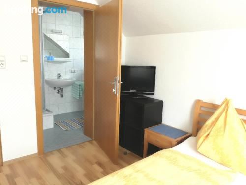 带山景的双人间