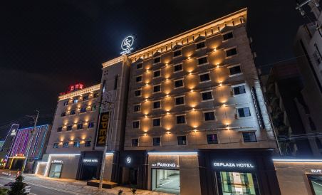 CS Plaza Hotel - Housity