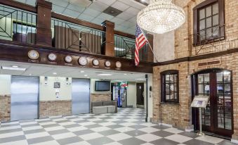 Howard Johnson by Wyndham Newark Airport