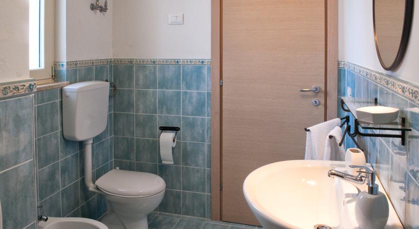 标准三人一室公寓