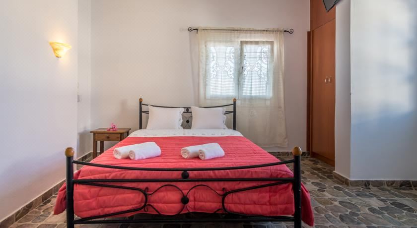 Noula House & Studios Apartment with Sea View