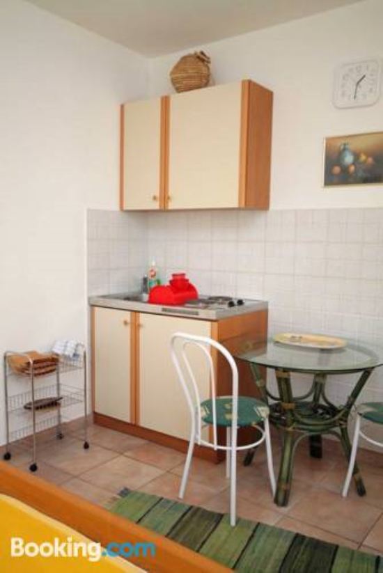 带露台一室公寓