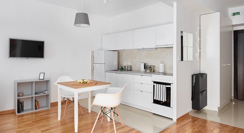 带阳台的一室公寓（2位成人+1名小童）