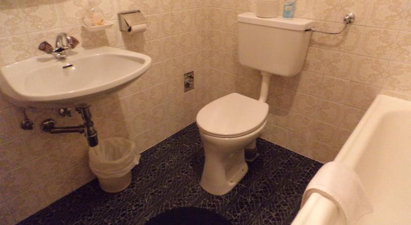 三人房（带独立浴室）