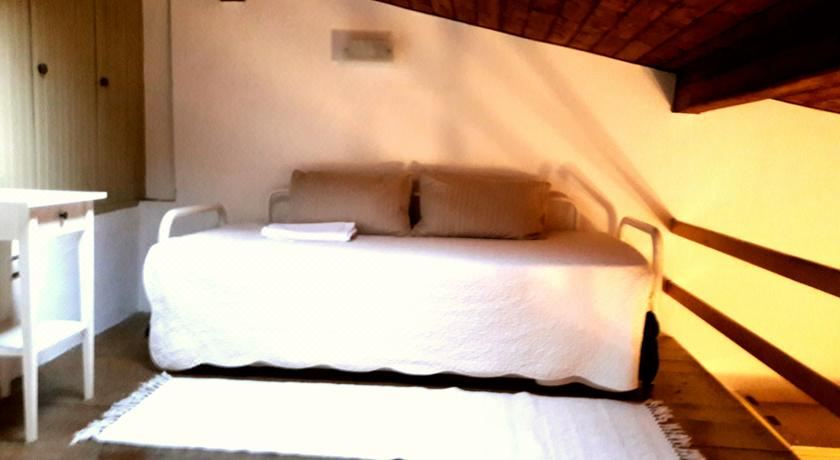 带阳台的三人房