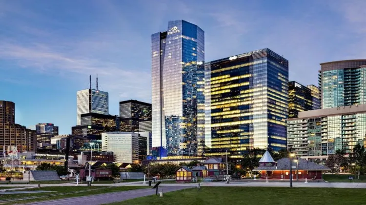 Delta Hotels by Marriott Toronto Exterior