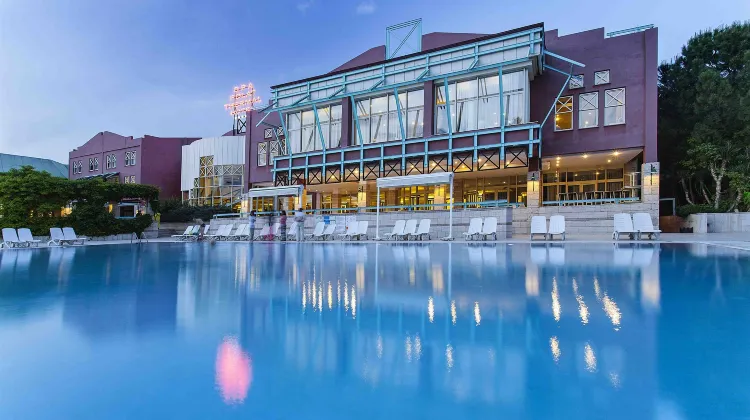 ポラット テルマル ホテル 外観