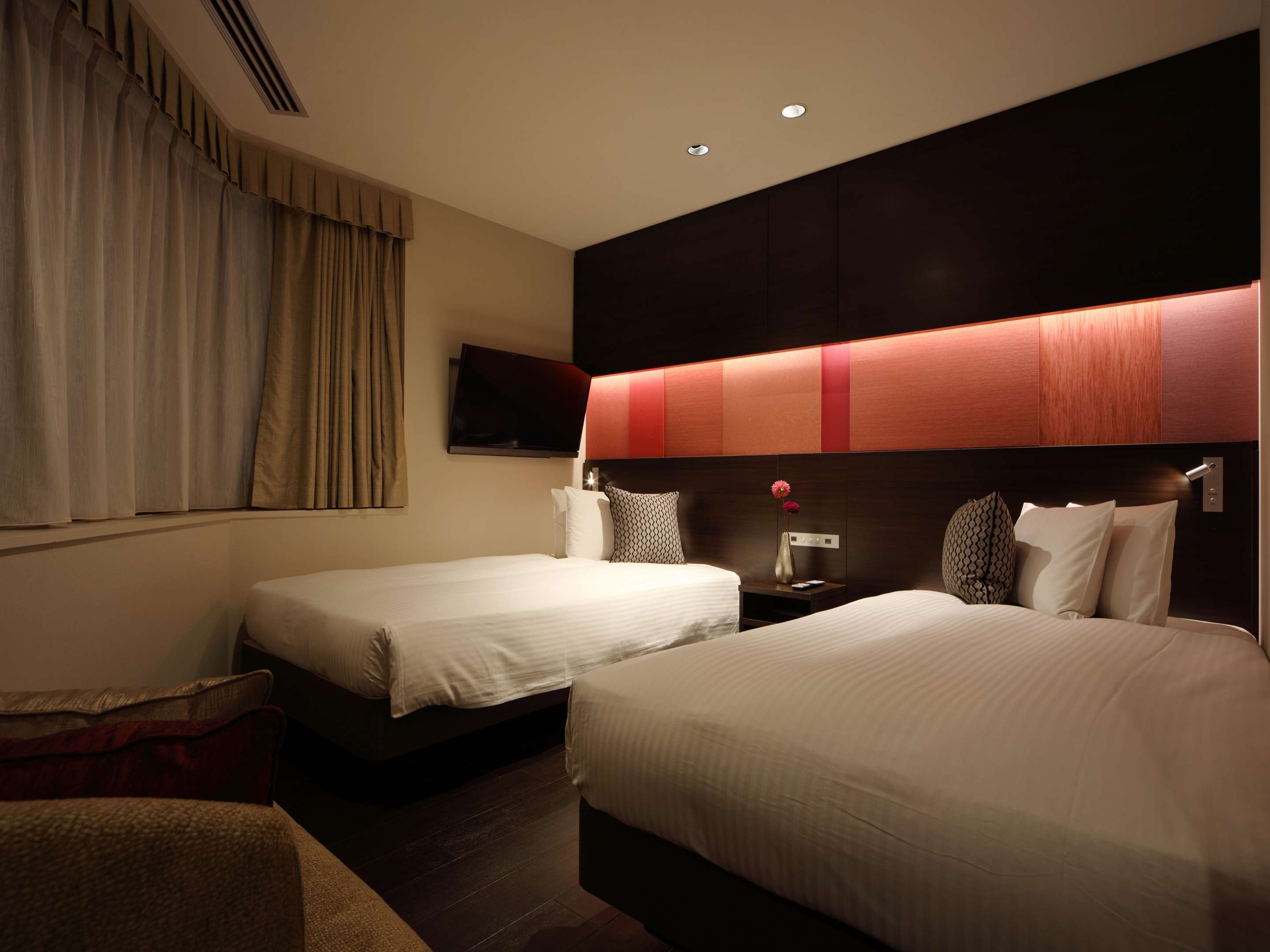 宿泊権利 8月30日～9月2日、2名、レッドルーフイン＆スイーツ大阪 難波