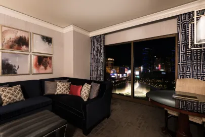 Caesars Palace Las Vegas - Augustus Strip View Room