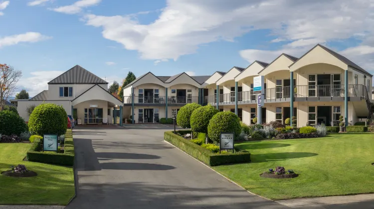 ラッドフォーズ オン ザ レイク 外観