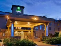 Holiday Inn Express & Suites VERNON by IHG Hotels in Vernon