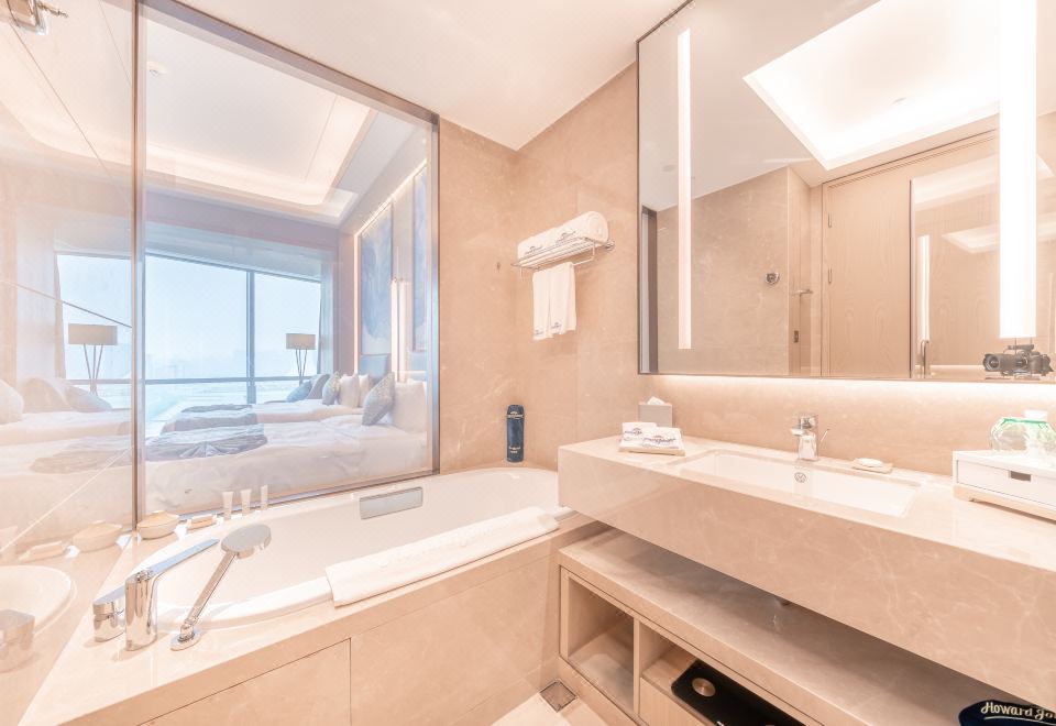 豪华湖景双床房（民歌湖夜景）