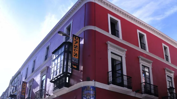 Oasis Backpackers' Palace Seville 外観