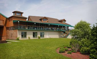 The Inn at Glenora Wine Cellars - Housity