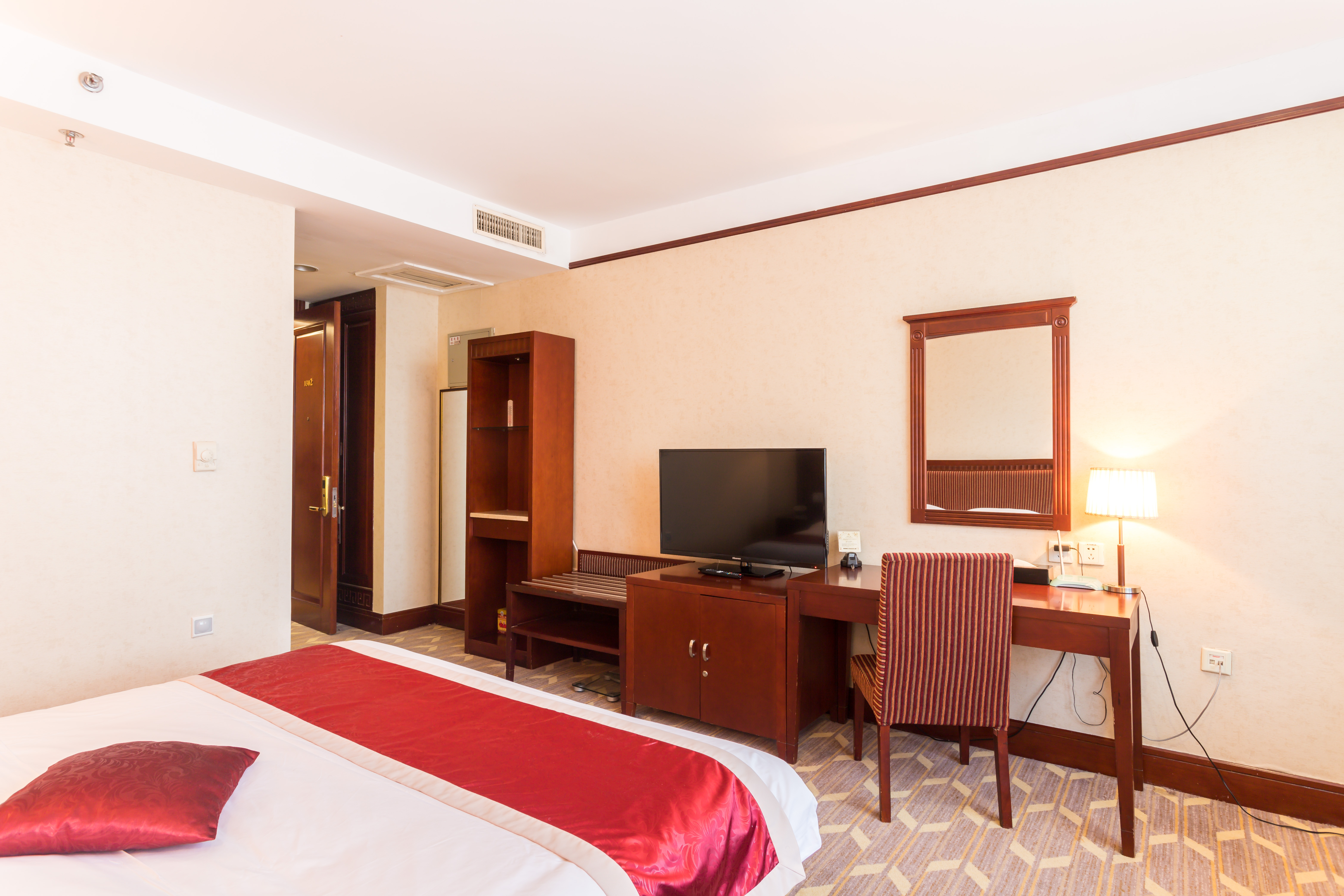 晨曦舒適大床房