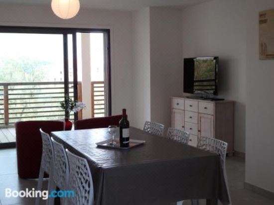 带露台的高级公寓