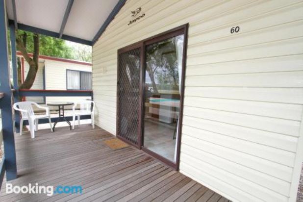 Wangaratta Caravan ParkStandard Family Room