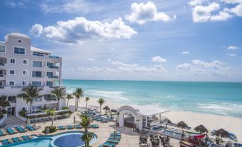 Wyndham Alltra Cancun All Inclusive Resort