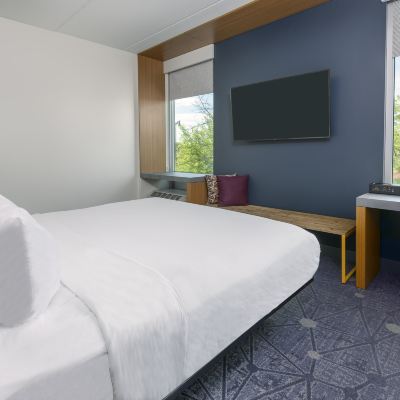 Aloft King Room