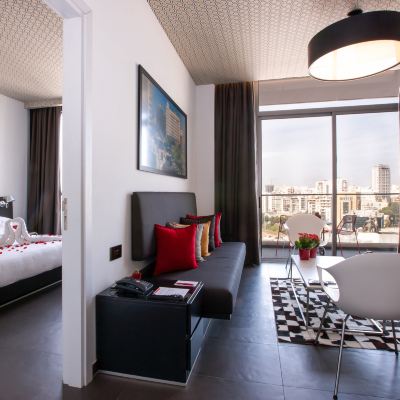 Premium One Bedroom Suite The Smallville Hotel Promo Code