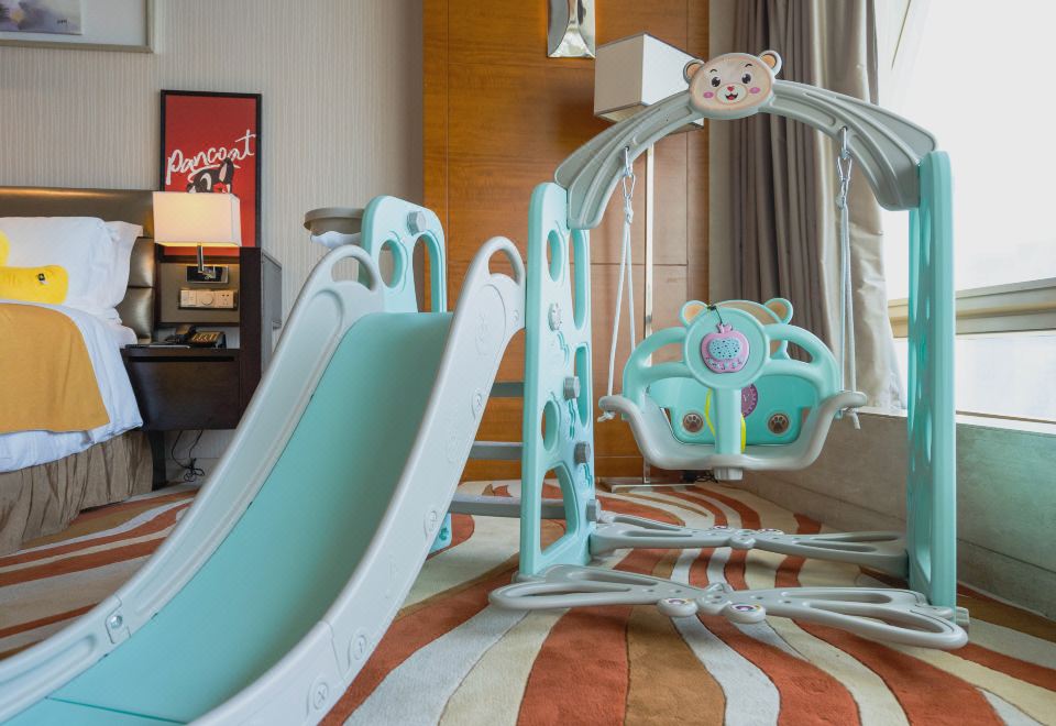 小黄鸭主题豪华江景房