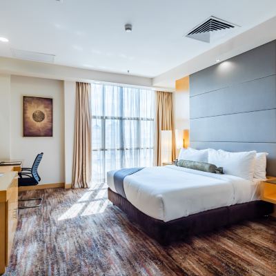 Bilik Katil Saiz King Deluxe Dengan Pemandangan Kompaun Kupon The Waterfront Hotel