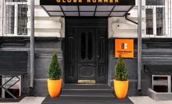 Globe Runner Hotel & Hostel