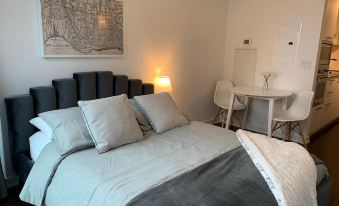 Lavish Suites - Luxury One Bedroom Condo
