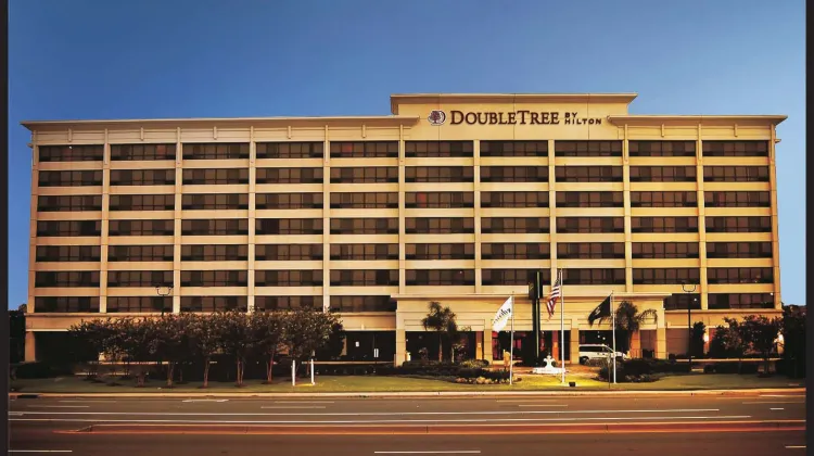DoubleTree by Hilton Hotel New Orleans Airport Exterior