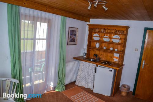 带阳台的小型套房