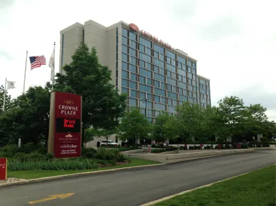 Crowne Plaza CHICAGO OHARE HOTEL & CONF CTR by IHG のホテル