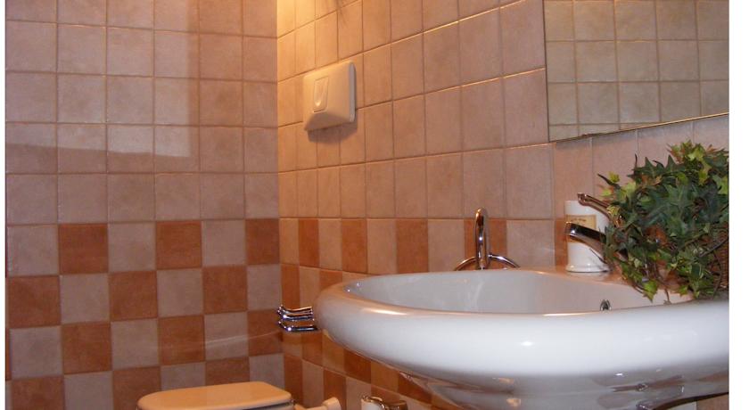 带私人外部浴室的双人房