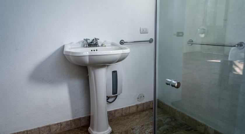 豪华特大床房（园景）