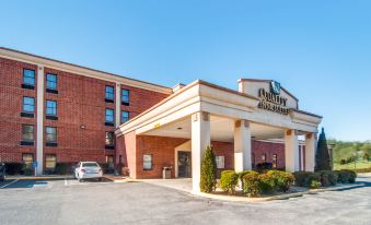Quality Inn & Suites Lexington Near I-64 and I-81